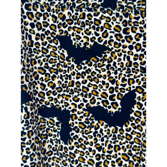 HALLOWEEN!!! Chances R Cheetah Bat print leggings Women Size S NWT - Picture 4 of 5
